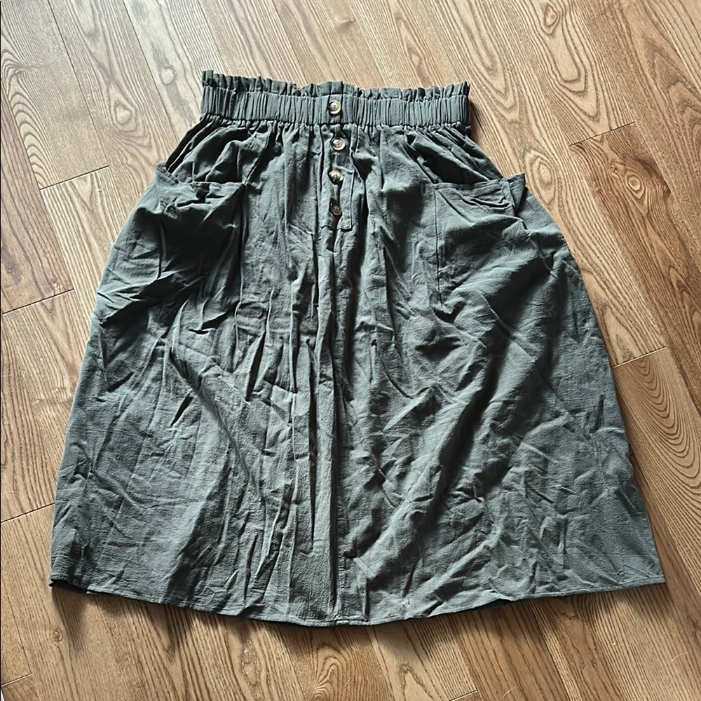 Green Midi A-Line Skirt with Smocked Waist
